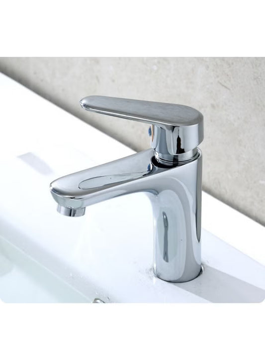Hot and cold bathroom sink mixer made of zinc alloy anti rust chrome color with 60 cm water hoses